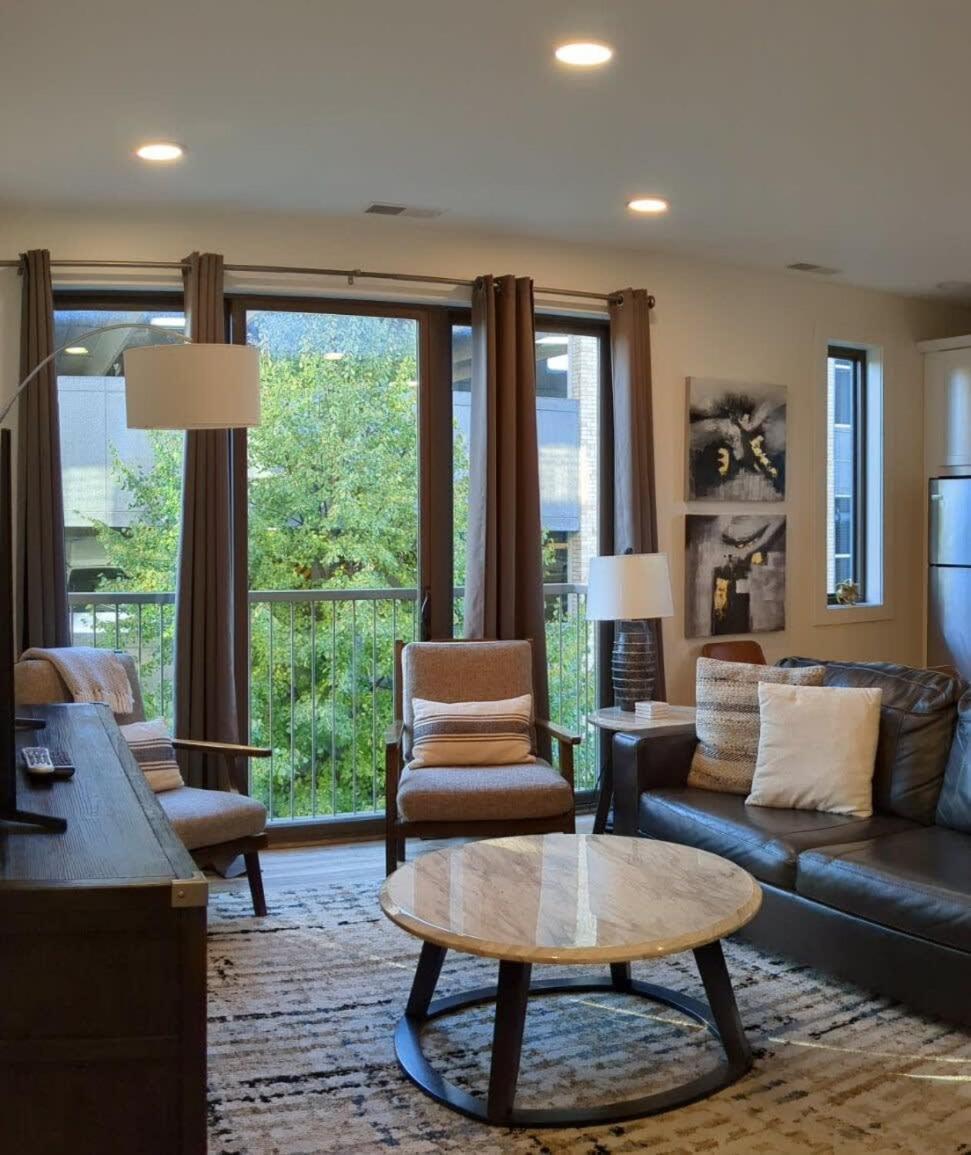 Location Location - Capri Condo 212 Traverse Stadt Exterior foto