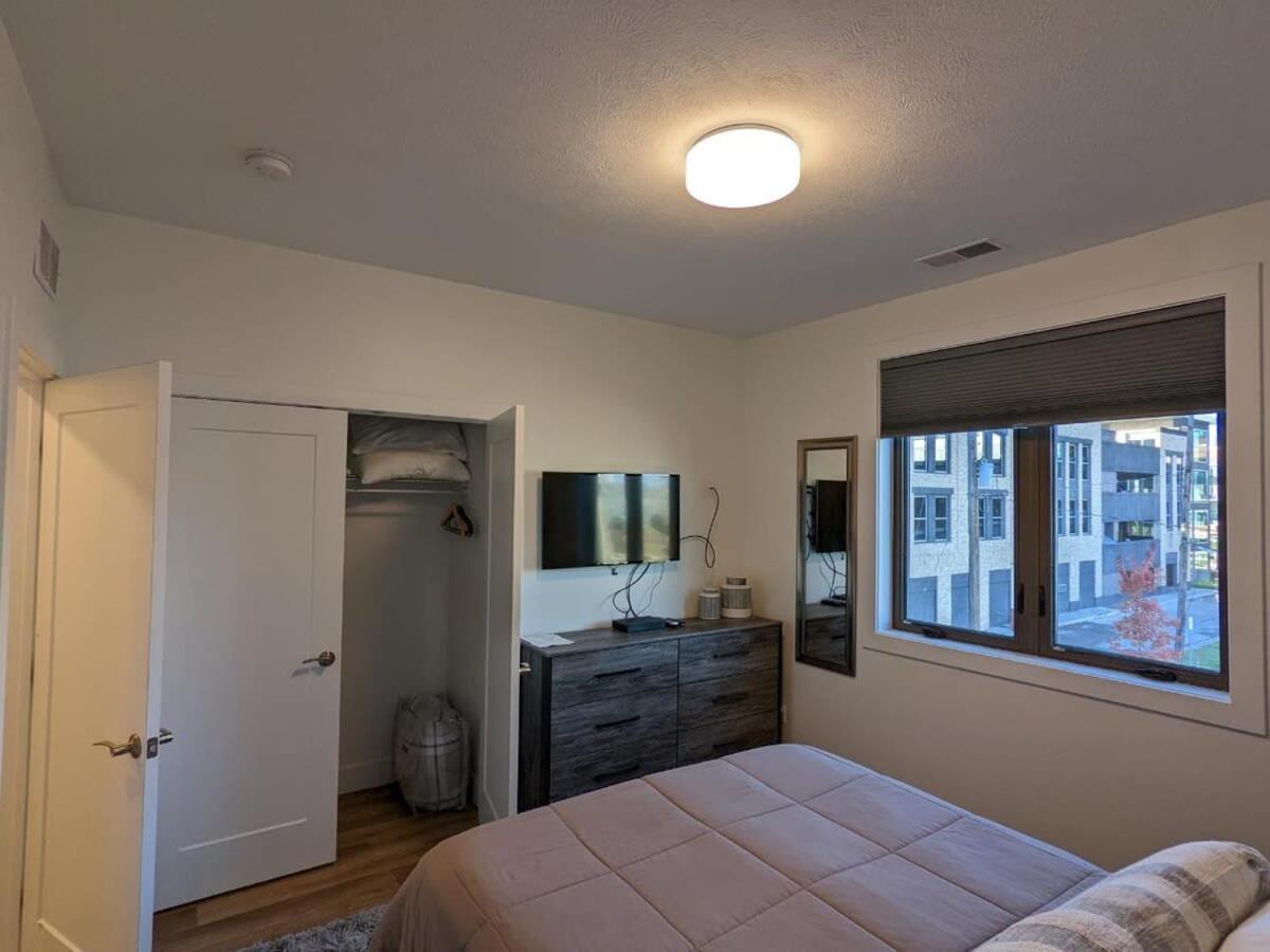 Location Location - Capri Condo 212 Traverse Stadt Exterior foto