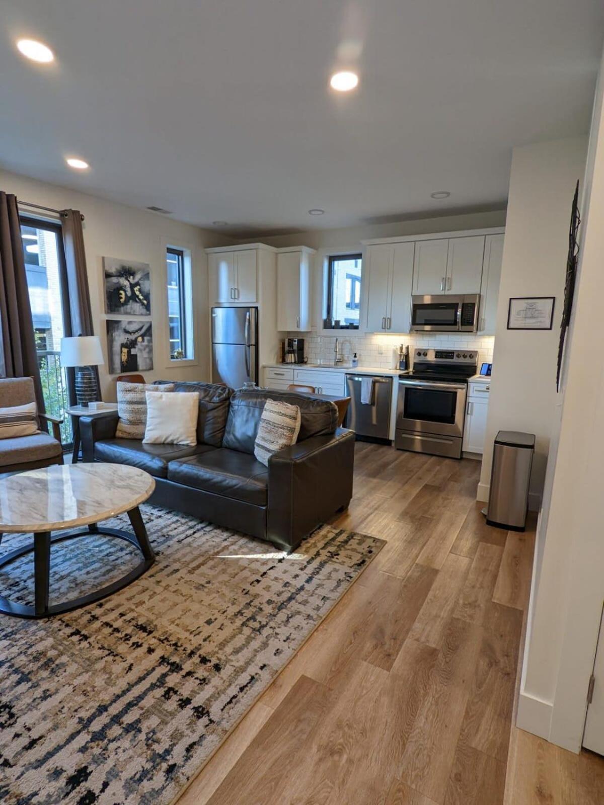 Location Location - Capri Condo 212 Traverse Stadt Exterior foto